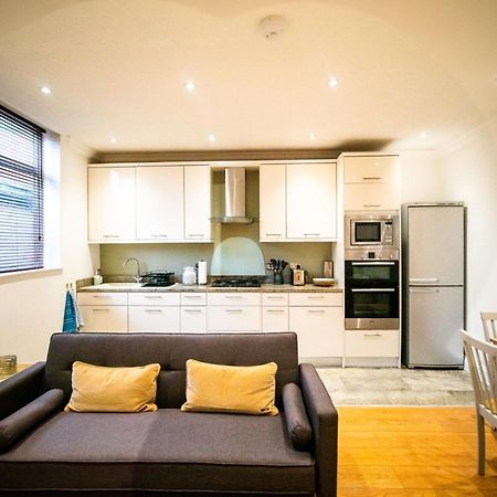 Stay With Serena Homes , One Bedroom Apartment بورلي المظهر الخارجي الصورة