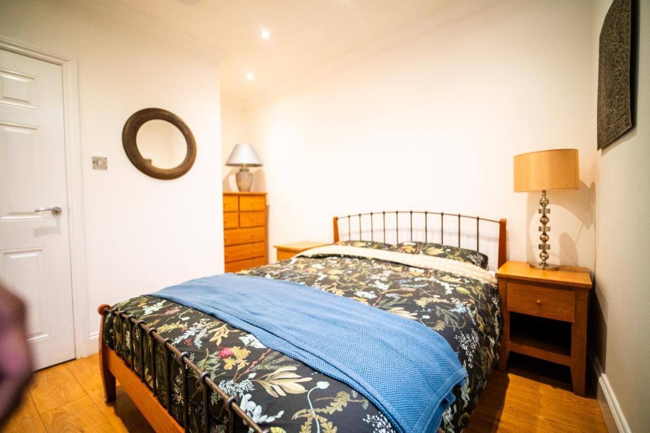 Stay With Serena Homes , One Bedroom Apartment بورلي المظهر الخارجي الصورة