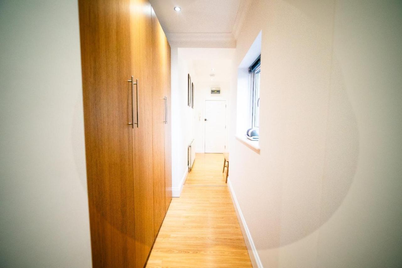 Stay With Serena Homes , One Bedroom Apartment بورلي المظهر الخارجي الصورة