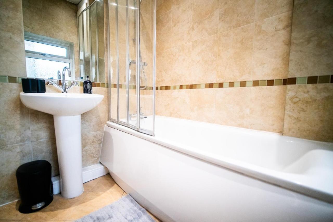 Stay With Serena Homes , One Bedroom Apartment بورلي المظهر الخارجي الصورة